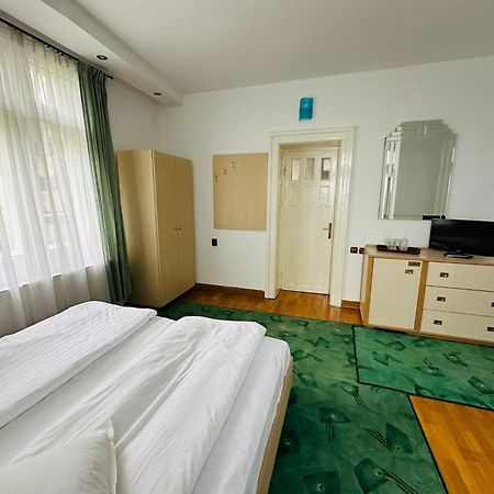 Rapsodia Sinaia Panzió Kültér fotó