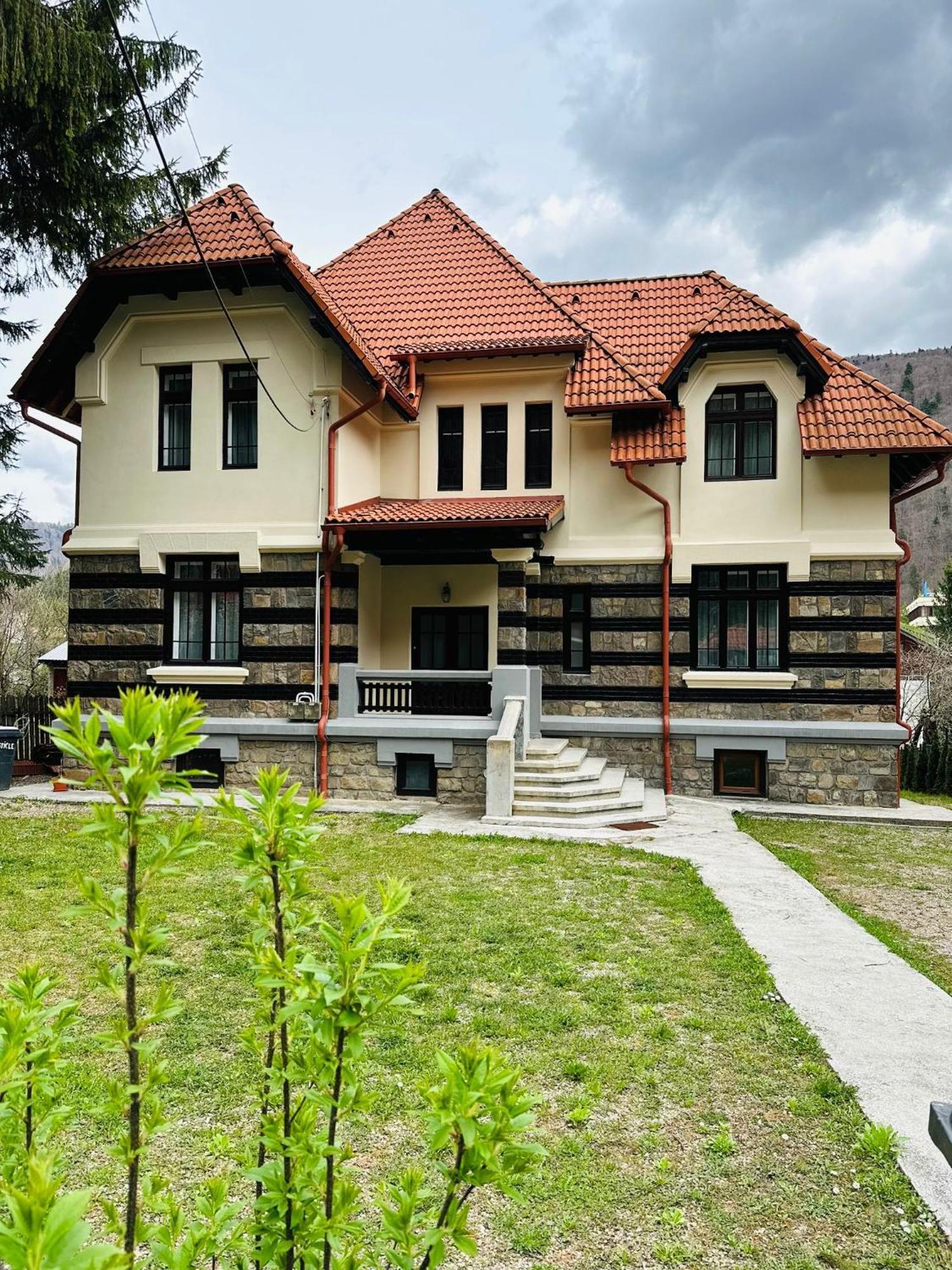 Rapsodia Sinaia Panzió Kültér fotó